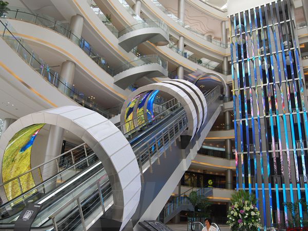 上海紅星美凱龍室內全彩led顯示屏