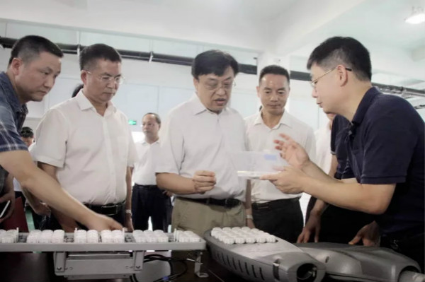 浙江省委常委、常務(wù)副省長馮飛到三思調(diào)研