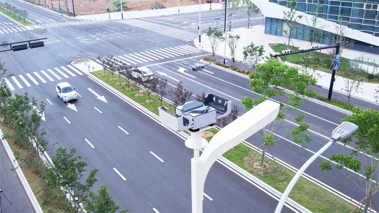三思,開源鴻蒙,戰(zhàn)略簽約,開啟,千行百業(yè),數智化,國產化,共建之路
